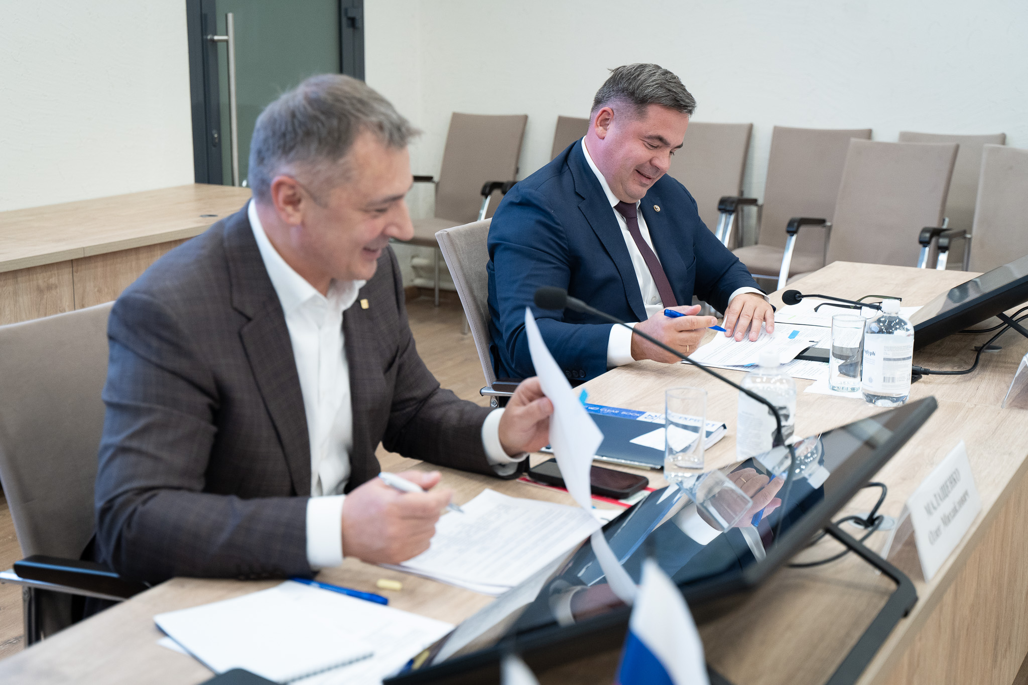 Представители университета и партнеры в музее анатомии животных